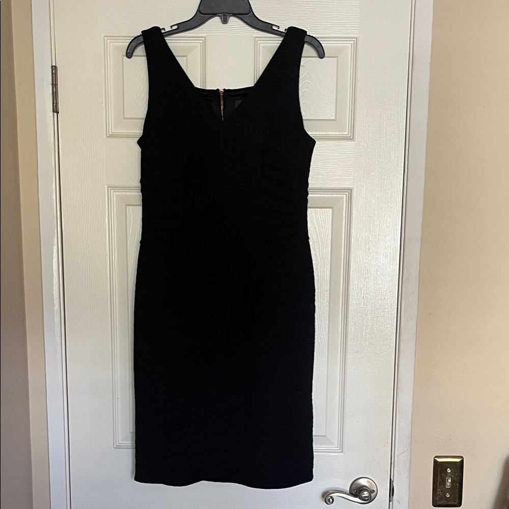 Dress, Cocktail, Black, To the Knee, V-neck, sleeveless, statement back zipper